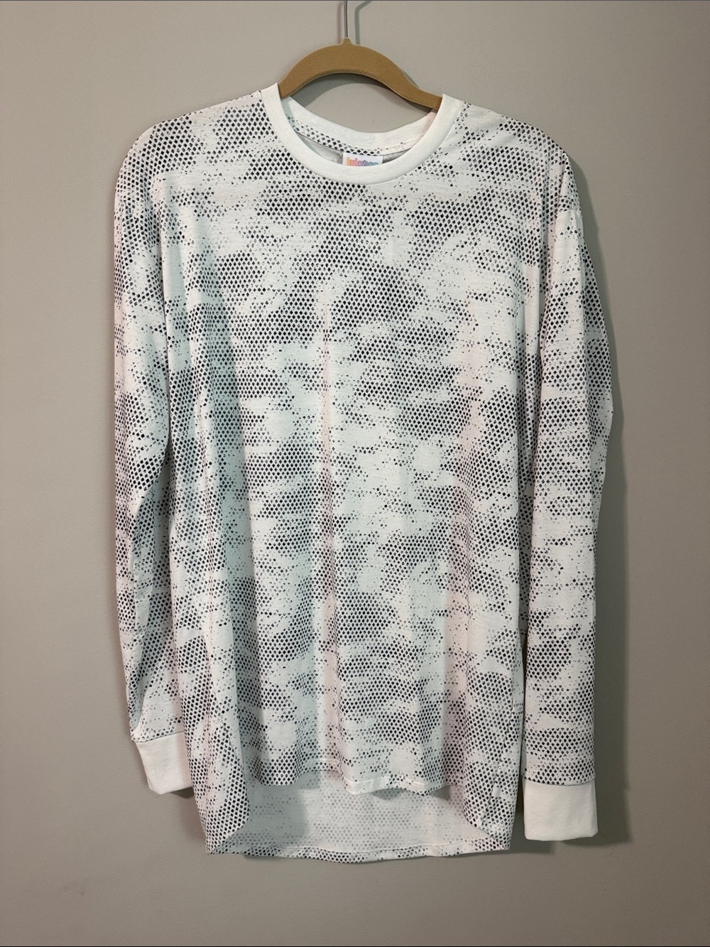 LuLaRoe White and Gray Dot Camo Long Sleeve Tee